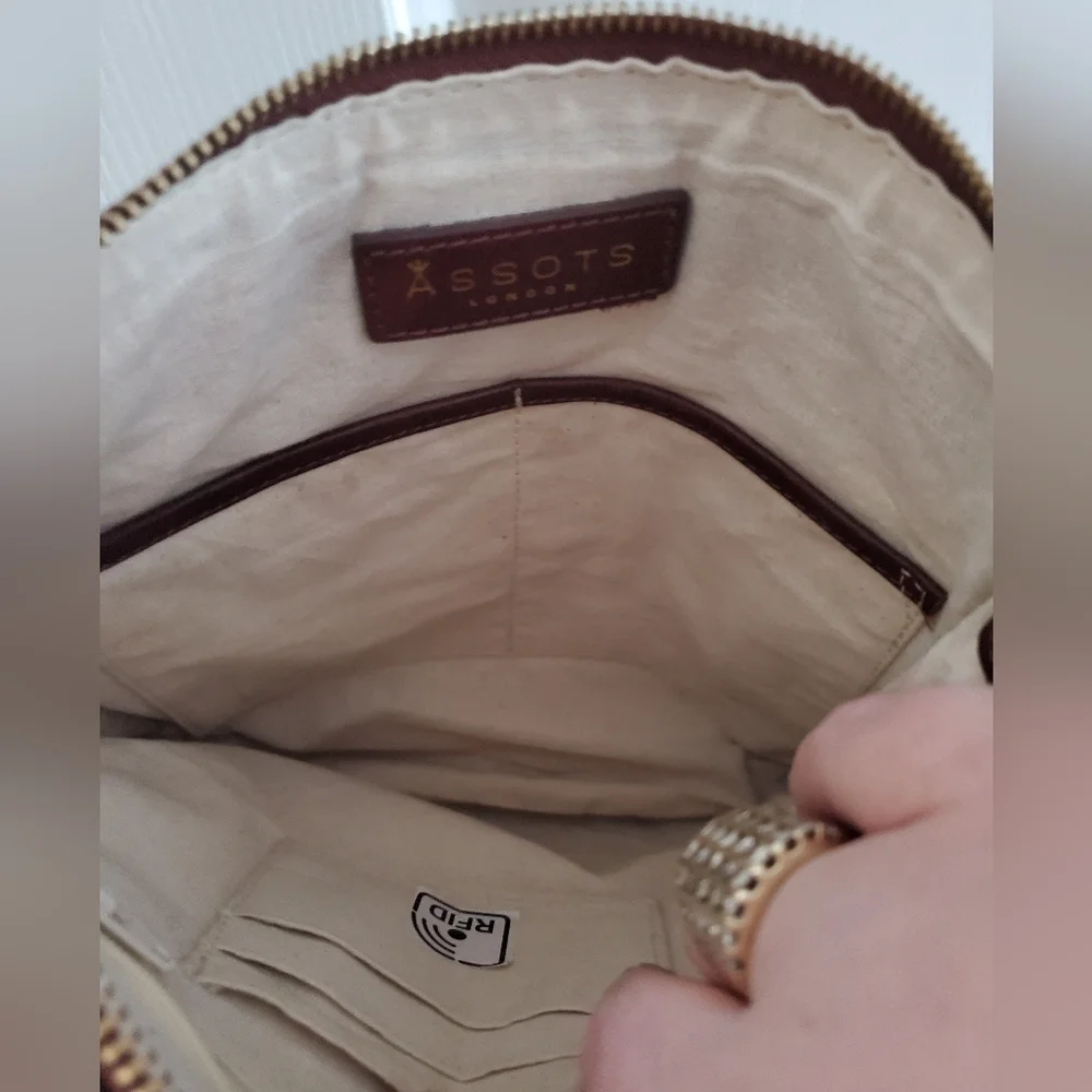 Assots London 'CORI' VT Real Leather Crossbody Bag In Brown Pollished
